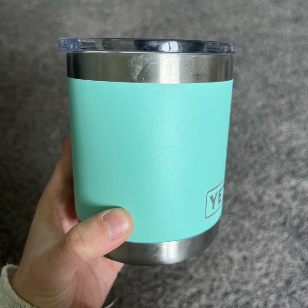 Small yeti tumbler. - Picture 3 of 3
